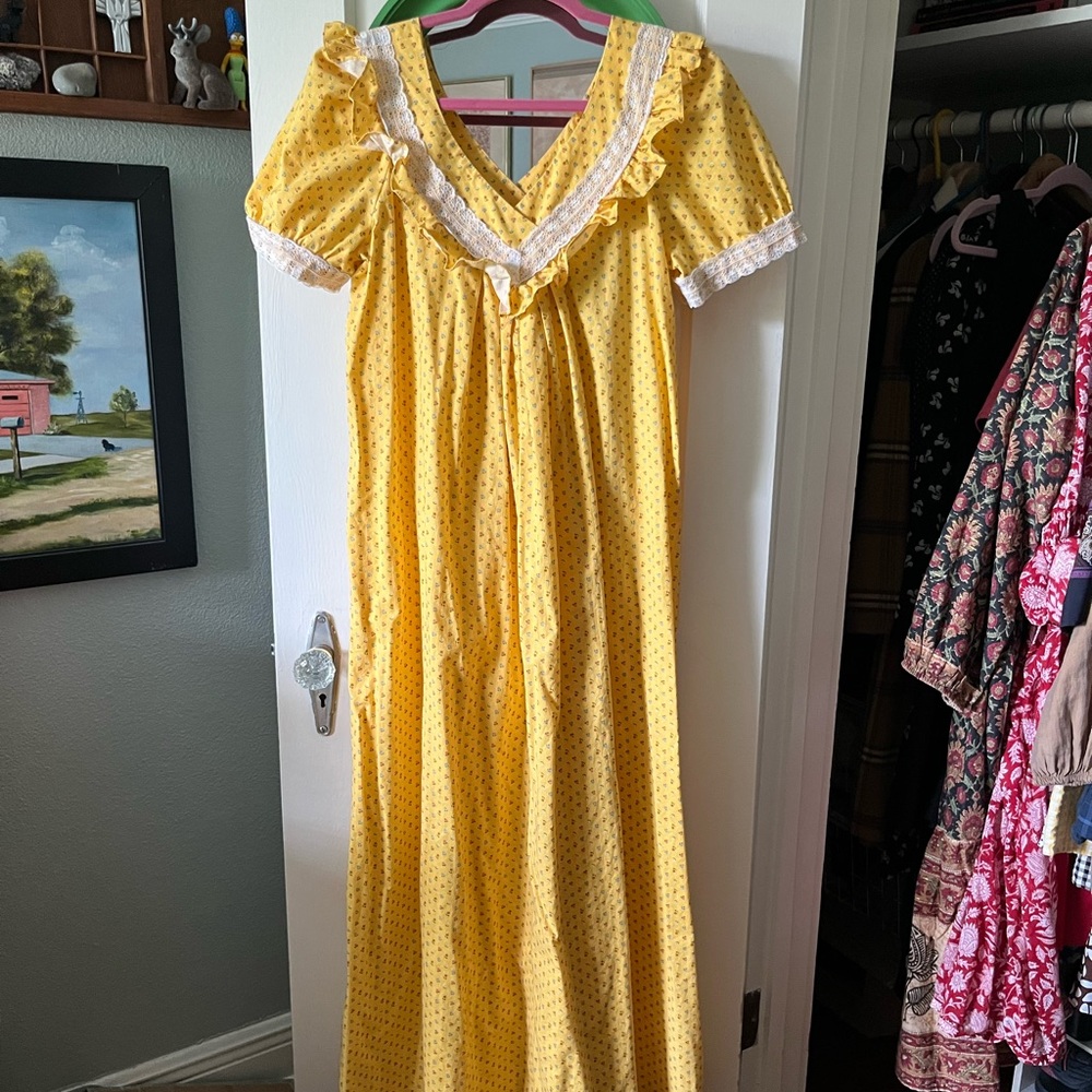 Micro Floral Yellow Lace-Trimmed Tropicana Hawaii Maxi